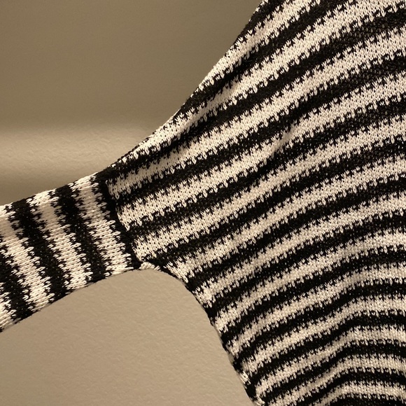 Black and White Striped Light Sweater Top with Back Button detailing/ split hem - Picture 3 of 7